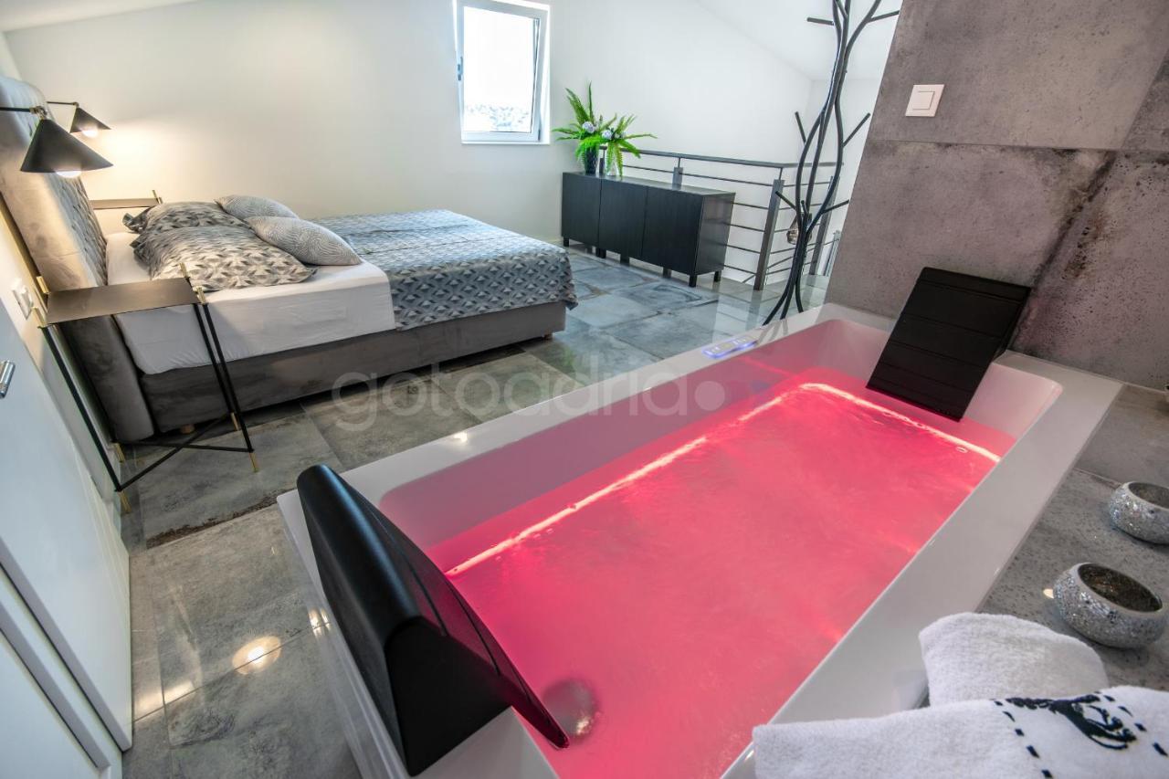 Rooftop Penthouse - Private Hottub & Duplex Whirlpool 马卡尔斯卡 外观 照片